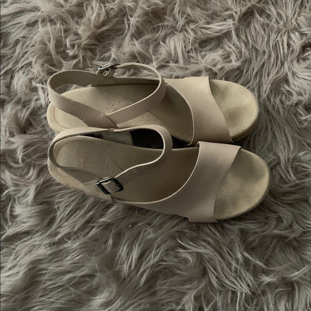 Dansko sandals light beige 3 inch heal. 39